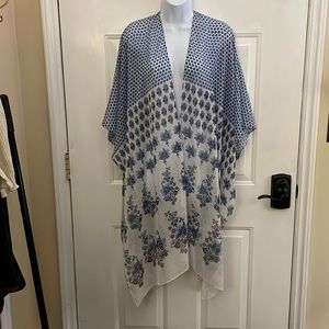 Lane Bryant wrap, blue/white floral,one size